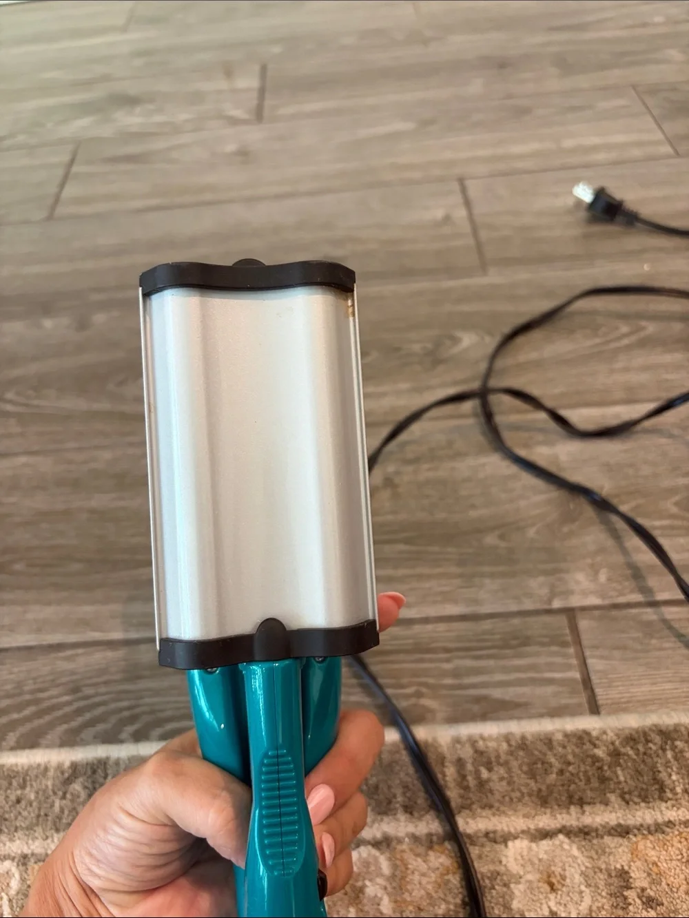 Bed Head Teal Wave Artist Triple Barrel Waver